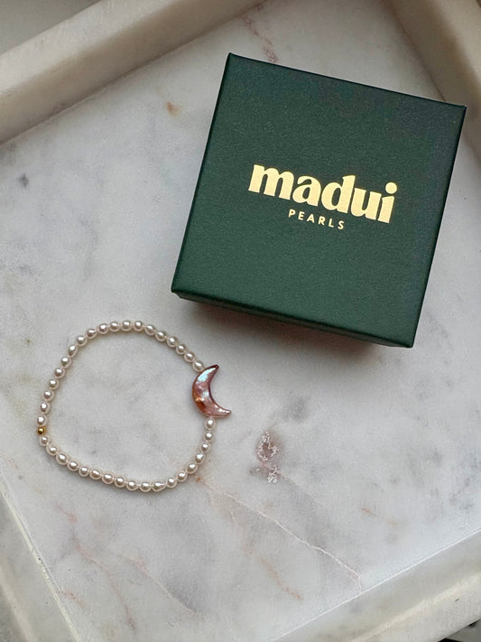 luna pearl bracelet